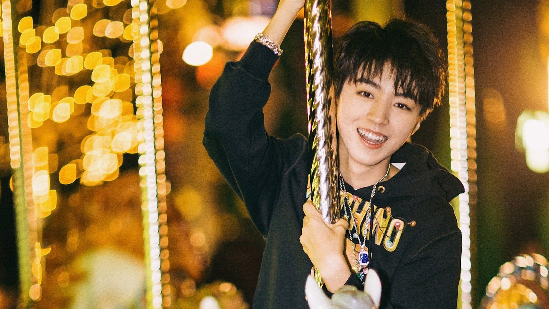 JIUYOU GAMING-国际足球赛事实现无人机全景拍摄，视觉体验突破，无人机足球比赛规则