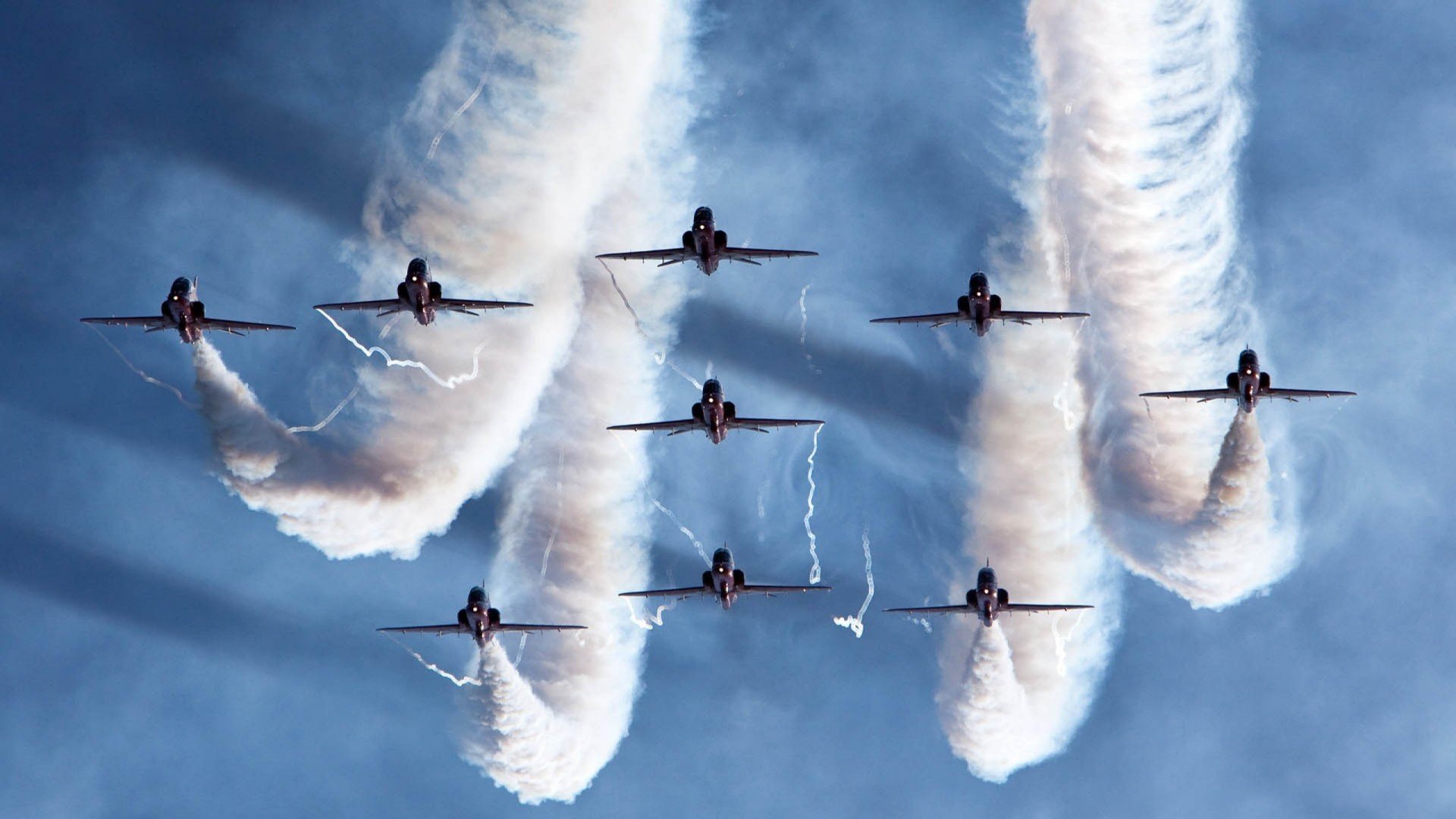 九游电脑版-德甲攻势狂飙：攻防快节奏，场面火爆，德甲打法